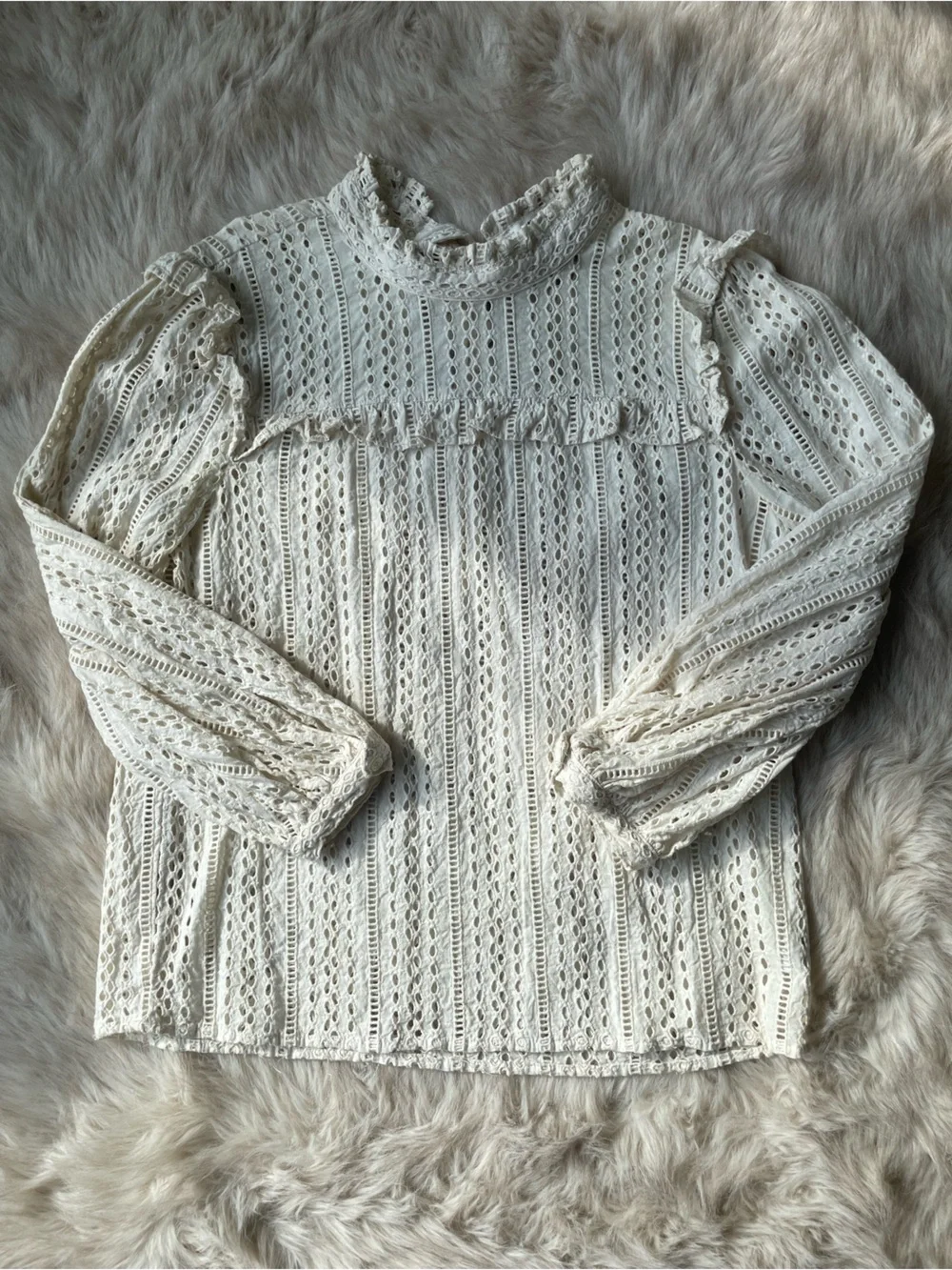 Madewell Eyelet Mockneck Ruffle Top in Cloud Lining